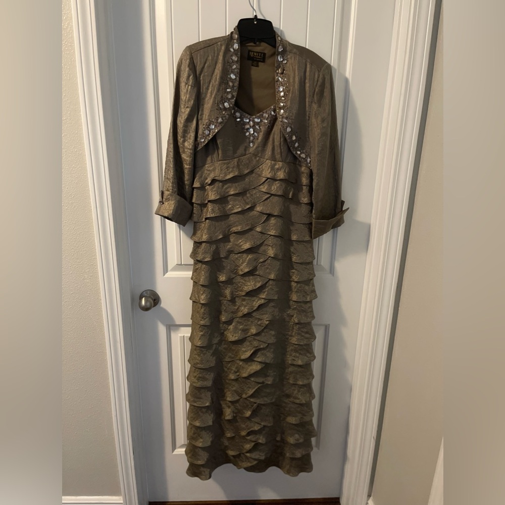 Ignite Evenings Long Dress with Bolero Jacket Size 14 Petite